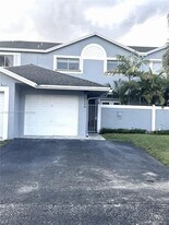 9724 SW 142nd Pl in Miami, FL - Building Photo