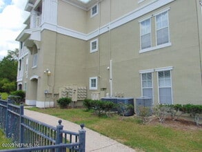 1300 Riverplace Blvd in Jacksonville, FL - Building Photo - Building Photo