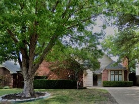 6027 Bent Creek Trail in Dallas, TX - Building Photo
