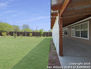 61 4th St W in Converse, TX - Building Photo - Building Photo