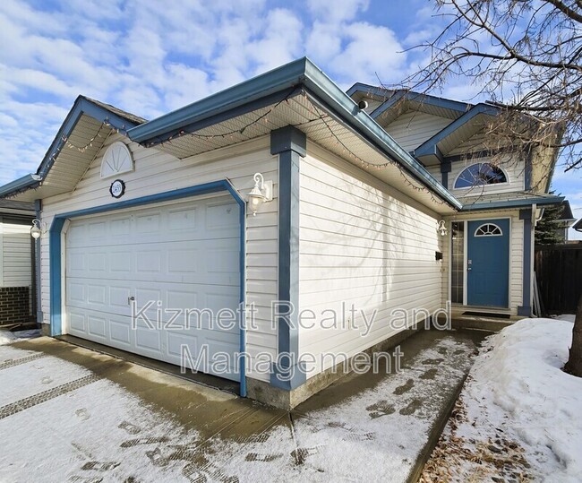 2433-232B 32b St NW in Edmonton, AB - Building Photo - Building Photo