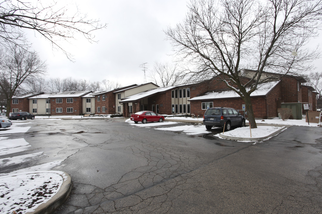 Robert C. Johnston Garden Apartments in South Beloit, IL - Building Photo