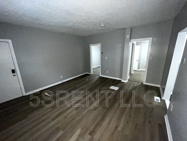 240 S Mary Ellen St in South Lebanon, OH - Building Photo - Building Photo