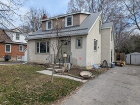 281 Dufferin Ave in Belleville, ON - Building Photo