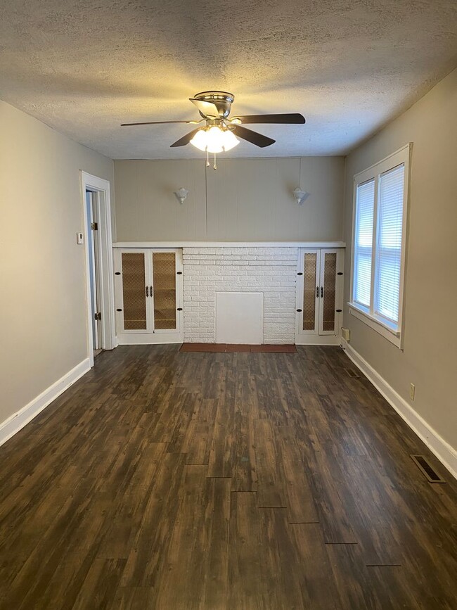 1409 S Kickapoo Ave in Springfield, MO - Building Photo - Building Photo