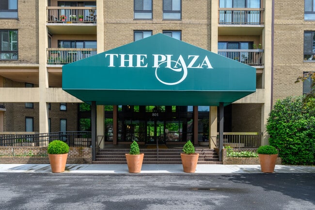 The Plaza Condominium in Alexandria, VA - Building Photo - Building Photo