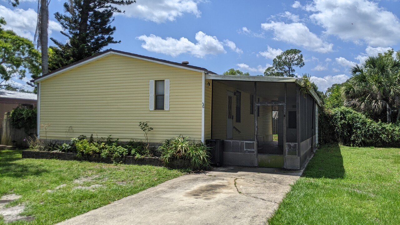 56 Lawrence Ct in Port Orange, FL - Building Photo