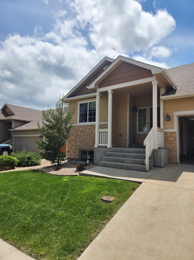621 Stoney Brooke Road in Fort Collins, CO - Building Photo - Building Photo