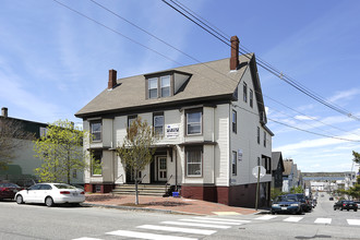 149-151 Cumberland Ave in Portland, ME - Building Photo - Primary Photo