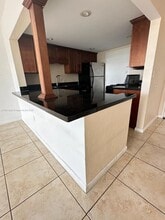 2175 NE 170th St in North Miami Beach, FL - Foto de edificio - Building Photo