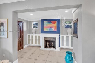 1033 NW 6th St in Miami, FL - Building Photo - Building Photo