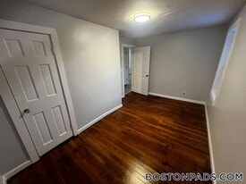 165 Pleasant St, Unit 1 in Southbridge, MA - Building Photo