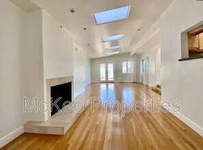 517 5th St in Coronado, CA - Building Photo - Building Photo