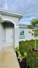 509 SE 4th Terrace in Cape Coral, FL - Foto de edificio - Building Photo