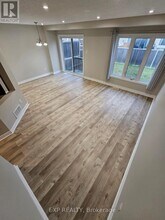 213 Halyard Way in Ottawa, ON - Building Photo - Building Photo