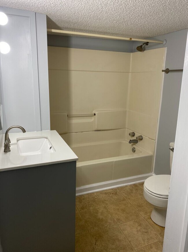 708 Main St in Hinesville, GA - Building Photo - Building Photo
