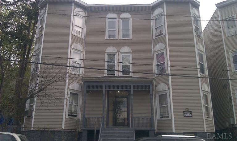 296 Woodworth Ave in Yonkers, NY - Building Photo