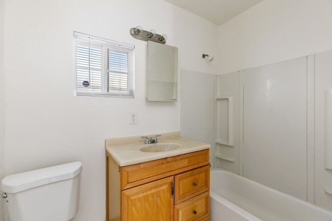 3838 Superior St in San Diego, CA - Building Photo - Building Photo
