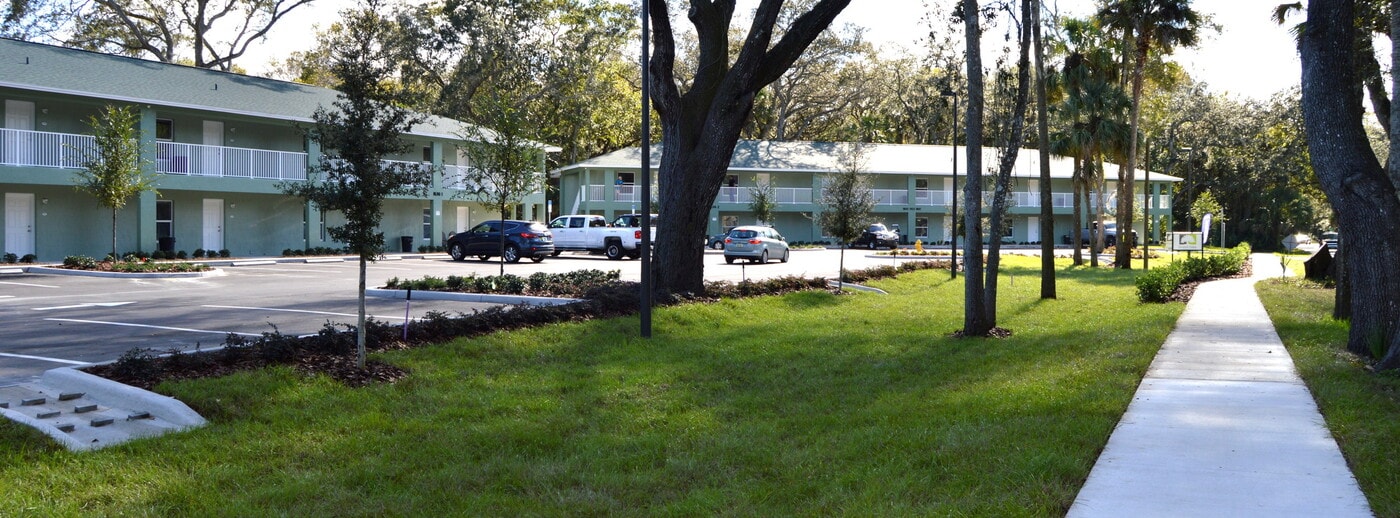 1800 vics way, Unit Grand Oaks Apartments of NSB in New Smyrna Beach, FL - Building Photo