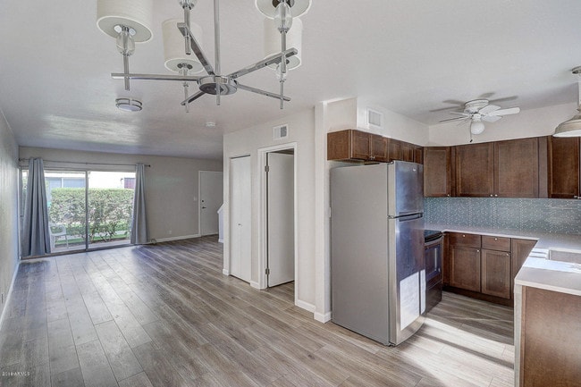 4630 N 68th St-Unit -217 in Scottsdale, AZ - Building Photo - Building Photo