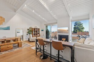 28266 Rey de Copas Ln in Malibu, CA - Building Photo