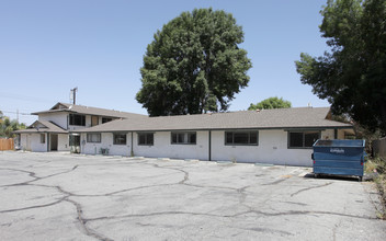 Hemet Garden Apartments in Hemet, CA - Building Photo - Building Photo