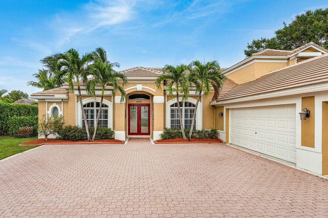 4475 Hunting Trail in Wellington, FL - Building Photo