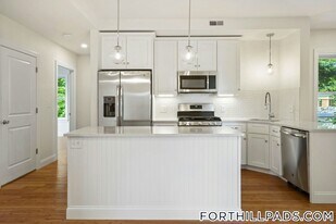 137 Thornton St in Boston, MA - Building Photo