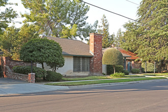 Eden Park Apartment in Fresno, CA - Foto de edificio - Building Photo