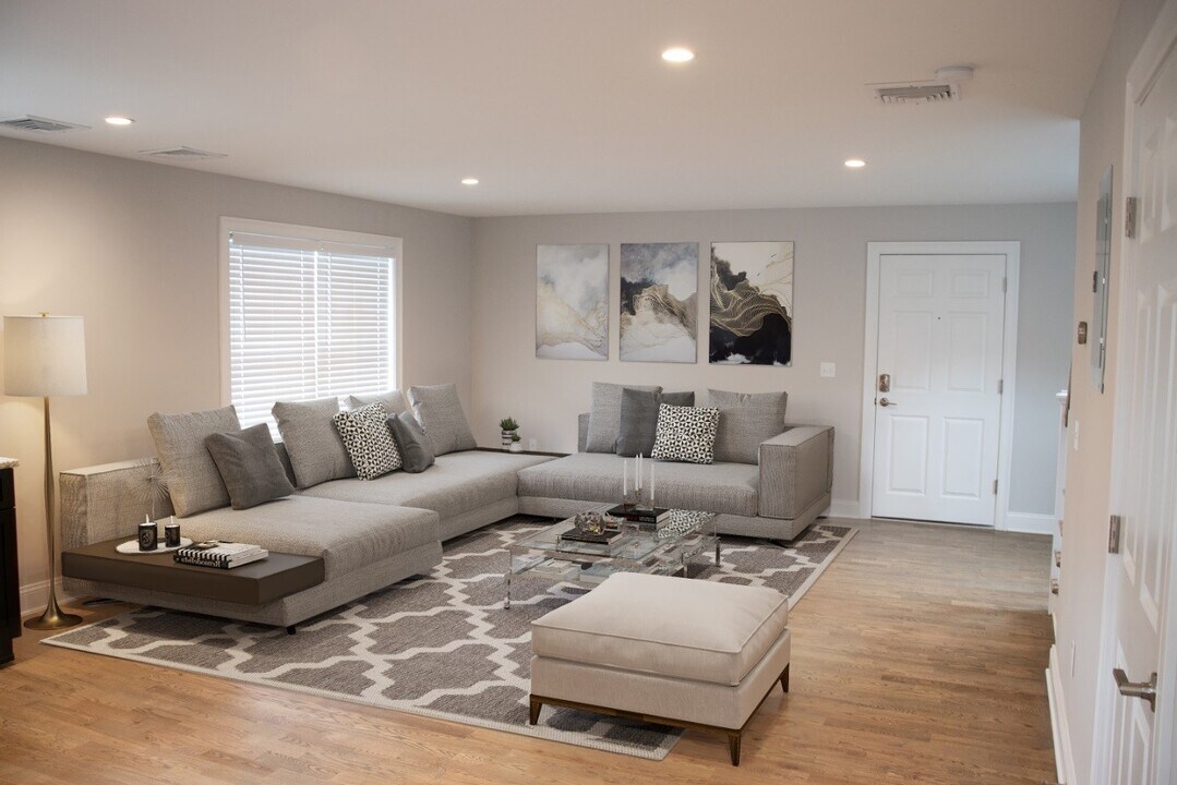 28 N Taylor Ave in Norwalk, CT - Building Photo