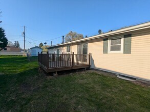 1212 Saint Paul Rd in Owatonna, MN - Building Photo - Building Photo