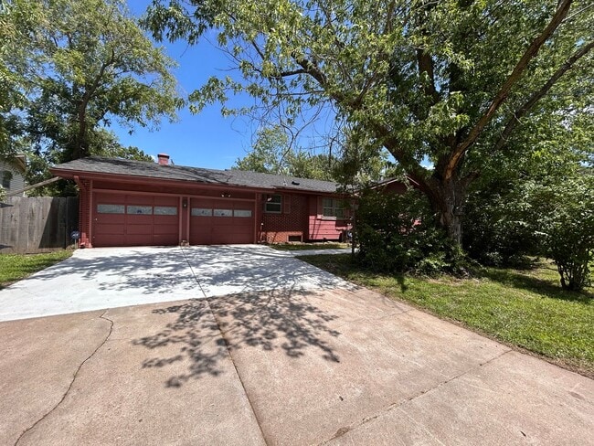 property at 542 N Valleyview St