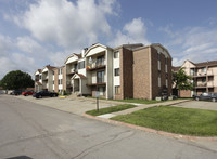 Central Park Apartments in Lincoln, NE - Foto de edificio - Building Photo