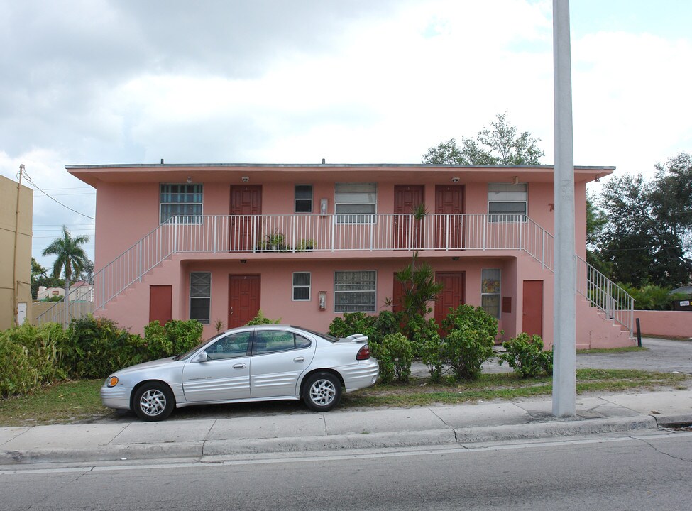 745 NW 22nd Ave in Miami, FL - Building Photo