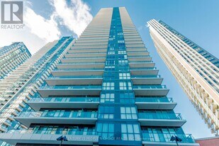 10 Park Lawn Rd in Toronto, ON - Building Photo