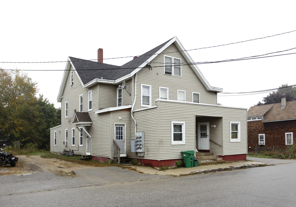 19-21 Lafayette St in Rochester, NH - Foto de edificio