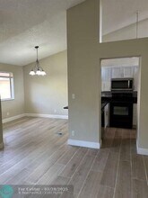 1068 Coral Club Dr in Coral Springs, FL - Building Photo - Building Photo