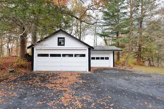 19 Johnsontown Rd in Sloatsburg, NY - Building Photo - Building Photo