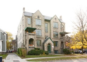 200 N State St in Ann Arbor, MI - Building Photo