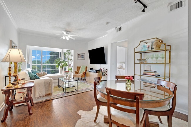 property at 2025 Woodmont Blvd