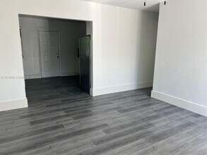 1166 NE 112th St in Miami, FL - Building Photo - Building Photo
