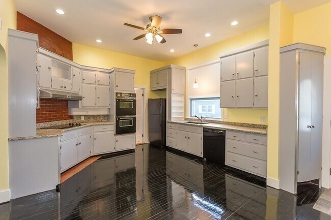 278 Lafayette St, Unit 1 in Salem, MA - Building Photo - Building Photo