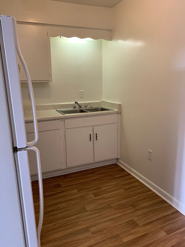 Cedarwood Apartments in Roanoke, VA - Building Photo - Building Photo