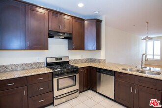 333 Westminster Ave-Unit -303 in Los Angeles, CA - Building Photo - Building Photo