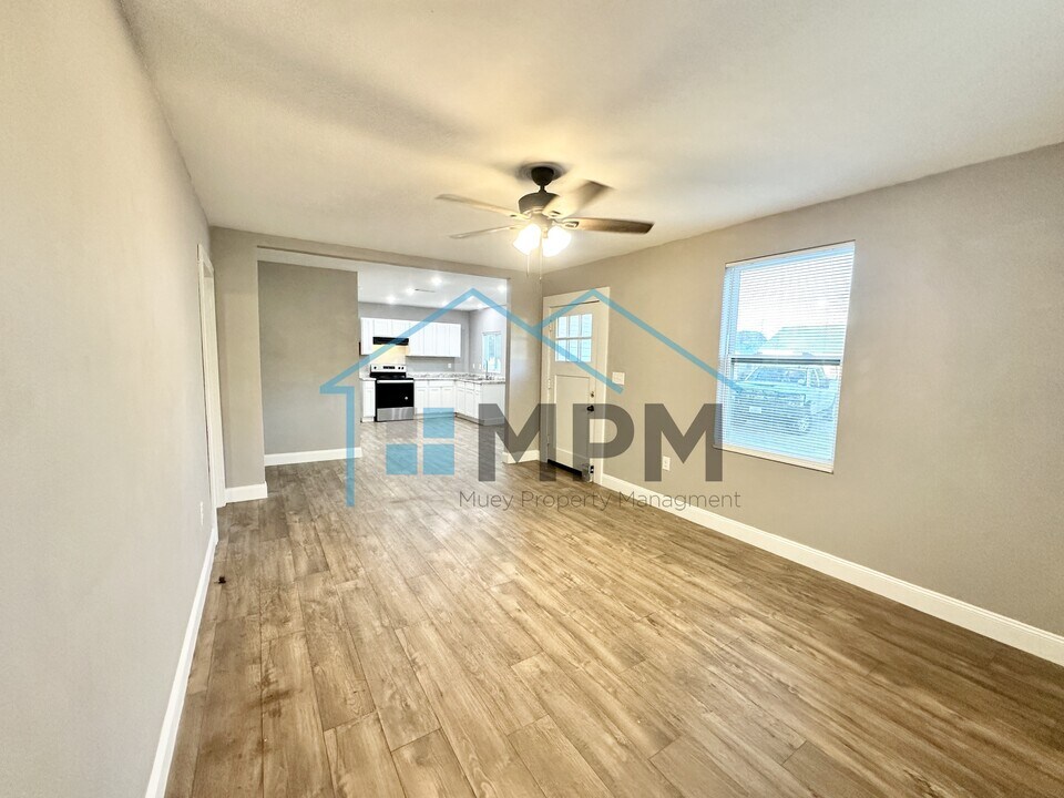 119 S Riverbend Dr in West Monroe, LA - Building Photo