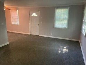 5250 Greenwood Ln in Mobile, AL - Building Photo - Building Photo