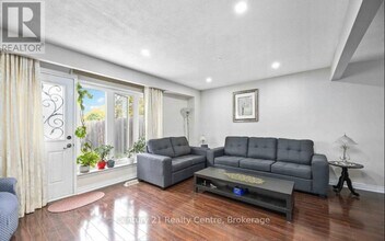 3073 Ireson Ct in Mississauga, ON - Building Photo - Building Photo