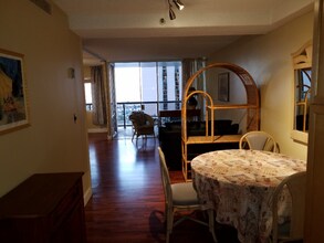 1684 Ala Moana Blvd in Honolulu, HI - Foto de edificio - Building Photo