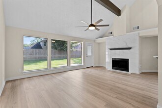 4930 Northfork Dr in Pearland, TX - Building Photo - Building Photo