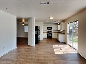 5349 Yale Dr in Katy, TX - Foto de edificio - Building Photo